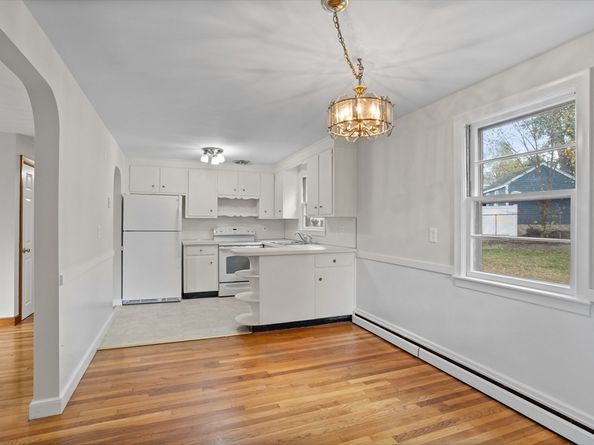8 Edsel Road, Littleton MA 01460