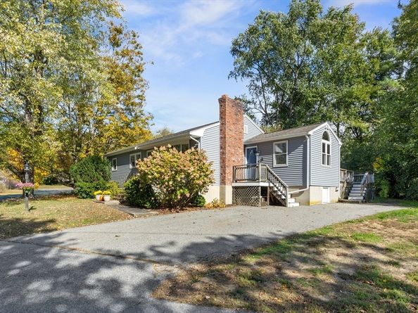 8 Edsel Road, Littleton MA 01460