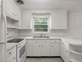 8 Edsel Road, Littleton MA 01460