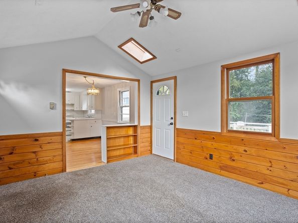 8 Edsel Road, Littleton MA 01460