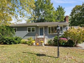 8 Edsel Road, Littleton MA 01460
