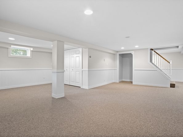 8 Edsel Road, Littleton MA 01460