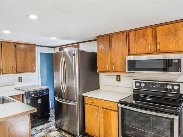 23 Chesley St, Millville MA 01529