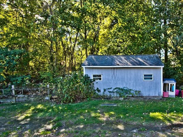 23 Chesley St, Millville MA 01529