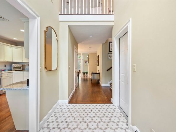 18 Whiting Lane 18, Hingham MA 02043