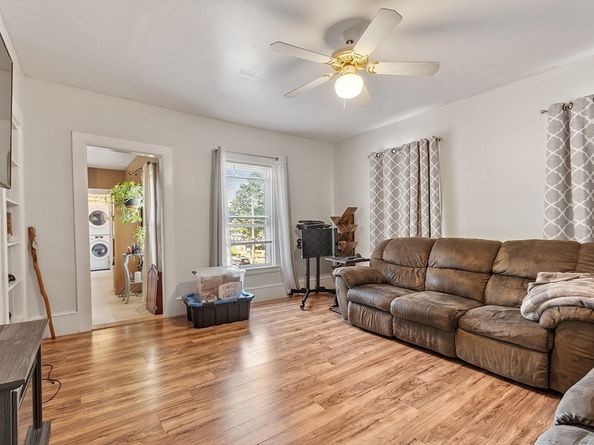101-103 Linden St, Winchendon MA 01475