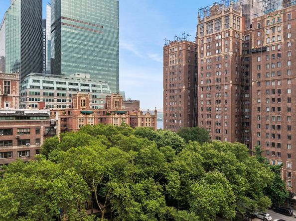 320 East 42nd Street 1201, New York NY 10017