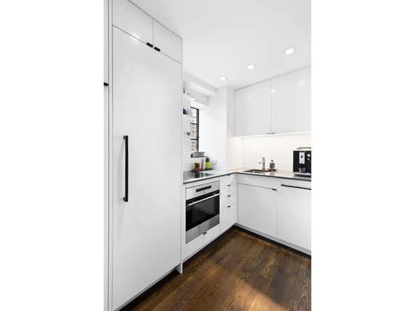 320 East 42nd Street 1201, New York NY 10017
