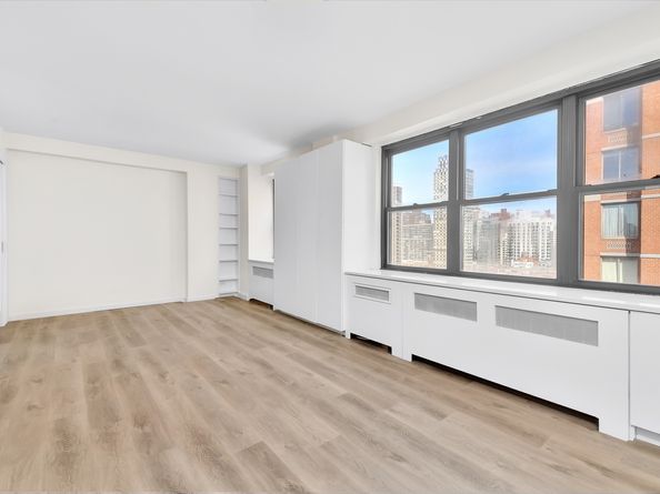 345 East 81st Street 20H, New York NY 10028