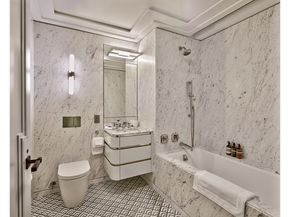 303 Park Avenue 2105, New York NY 10022