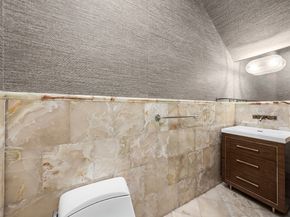 18 East 62nd Street, New York NY 10065