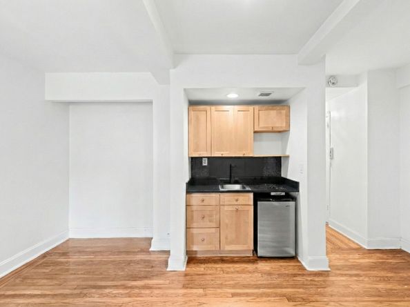 25 Tudor City Place 1009, New York NY 10017