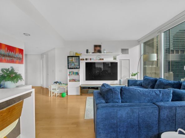 247 West 46th Street 1403, New York NY 10036