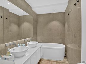 247 West 46th Street 1403, New York NY 10036