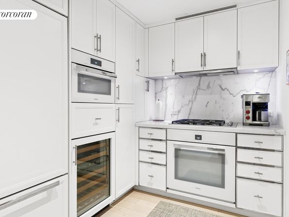 212 Warren Street 4R, New York NY 10282