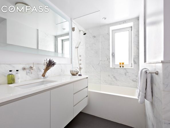 45 East 72nd Street 9C, New York NY 10021