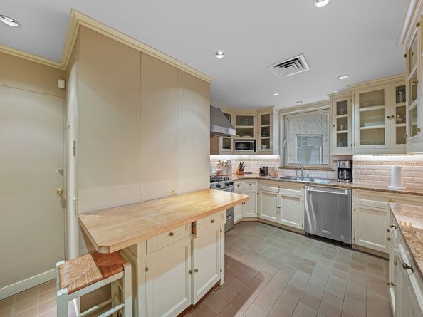 322 East 57th Street 12/13B, New York NY 10022