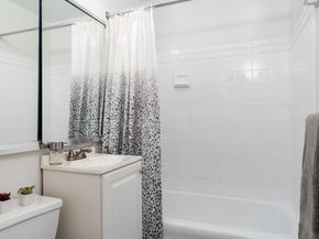 376 West Street 5B, New York NY 10014