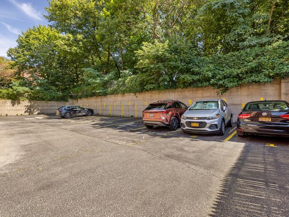 65-15 Alderton Street 5E, Queens NY 11374