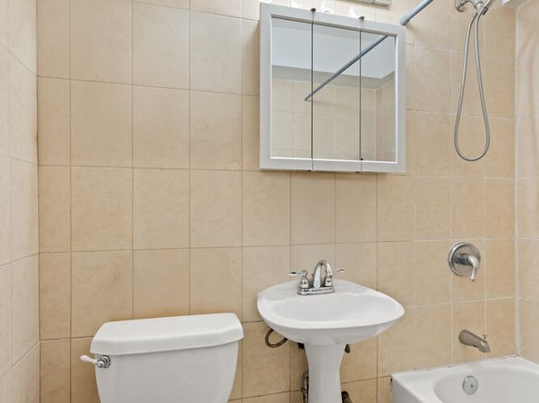 65-15 Alderton Street 5E, Queens NY 11374