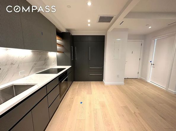 300 West 30th Street 6A, New York NY 10001