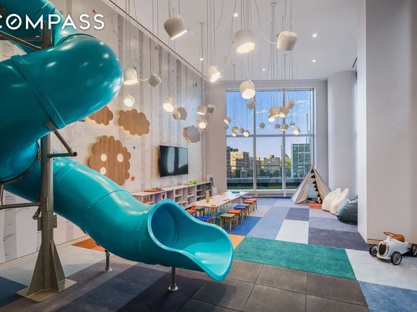 1 City Point 18H, Brooklyn NY 11201