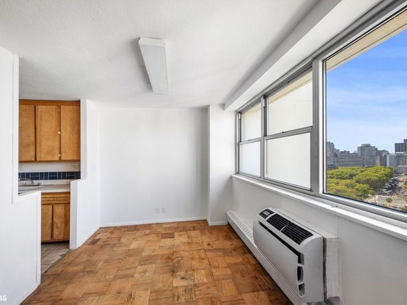 75 Henry Street 17J, Brooklyn NY 11201