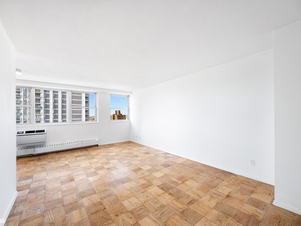 75 Henry Street 17J, Brooklyn NY 11201