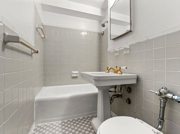 120 East 36th Street 3E, New York NY 10016