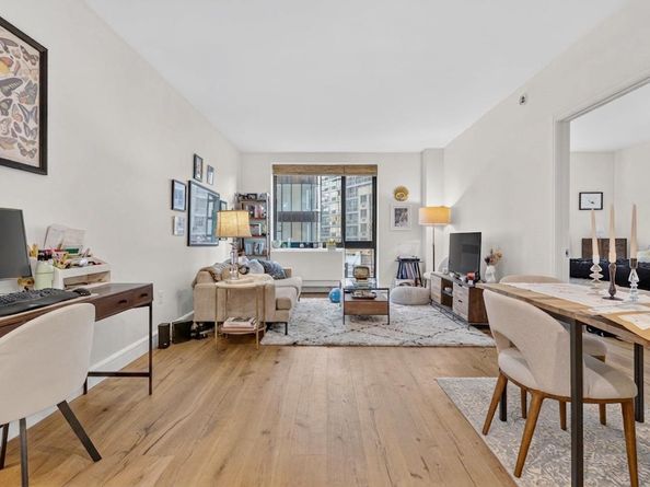 25-21 43rd Avenue 302, Queens NY 11101
