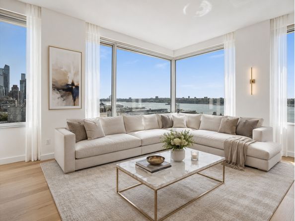 611 West 56th Street 17B, New York NY 10019