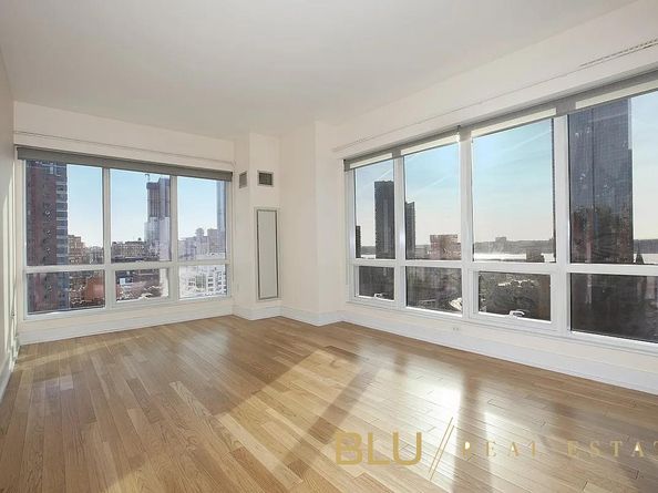 350 West 42nd Street 18L, New York NY 10036