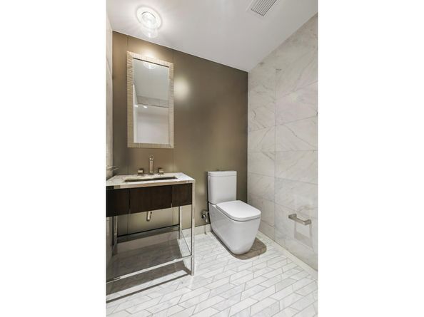 135 West 52nd Street 17B, New York NY 10019