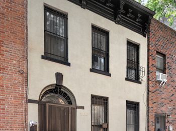 1226 Putnam Avenue