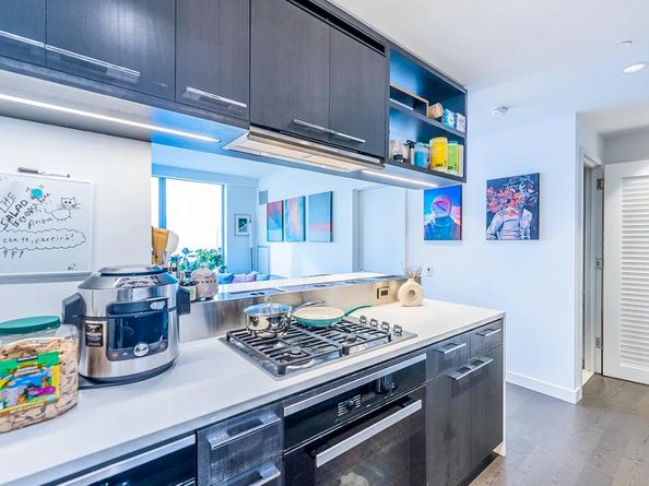 252 South Street 47K, New York NY 10002