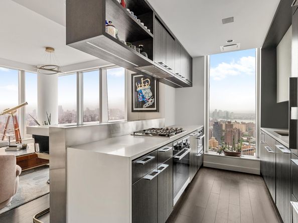 252 South Street 47K, New York NY 10002