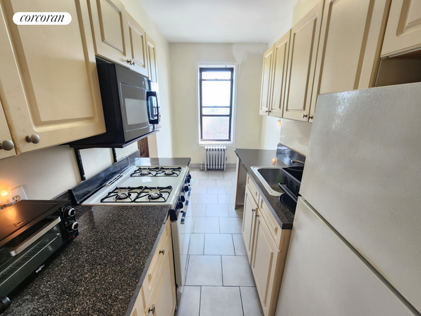 762 Brady Avenue 621, Bronx NY 10462