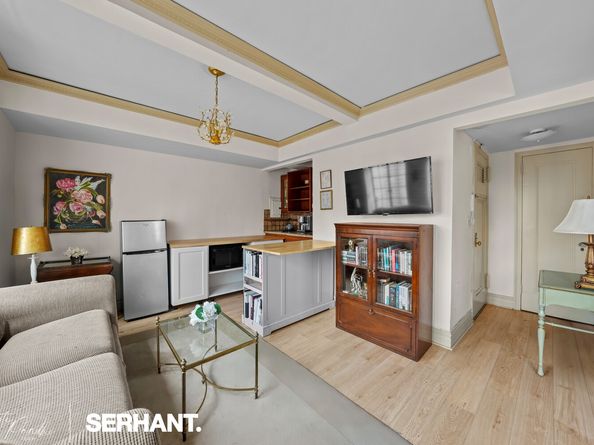 320 East 42nd Street 2318, New York NY 10017