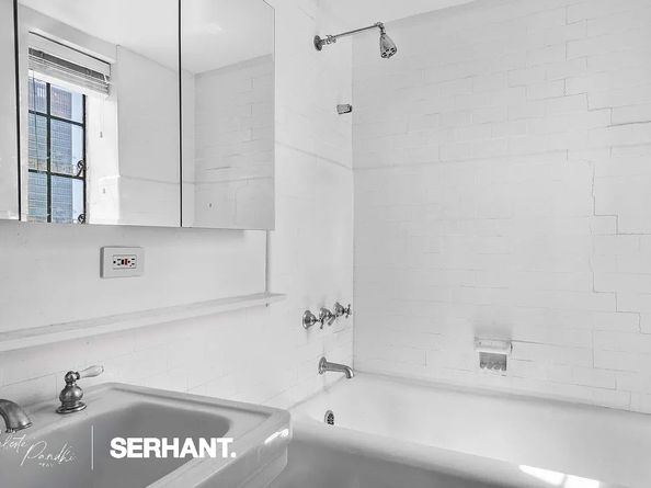 320 East 42nd Street 2318, New York NY 10017