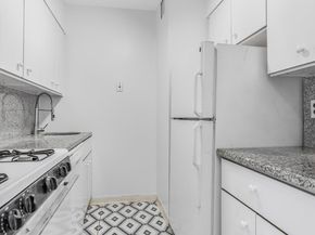 301 East 45th Street 8D, New York NY 10017