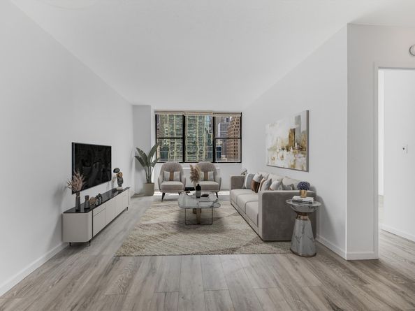 301 East 45th Street 8D, New York NY 10017
