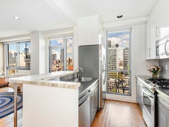 38 Delancey Street