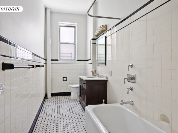 318 West 100th Street 1D, New York NY 10025