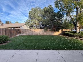 2889 S Newark Place, Aurora CO 80014