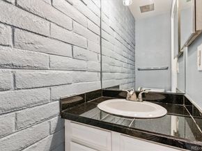 1060 S Parker Road 25, Denver CO 80231