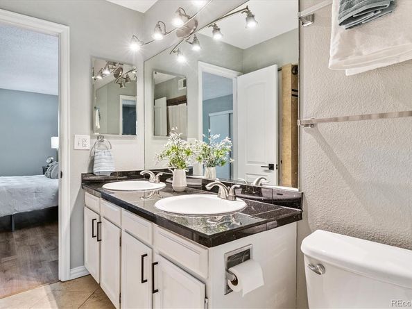 1060 S Parker Road 25, Denver CO 80231