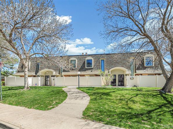 1350 S Idalia Street G, Aurora CO 80017