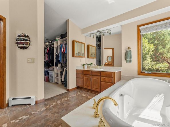 9642 W 69th Place, Arvada CO 80004
