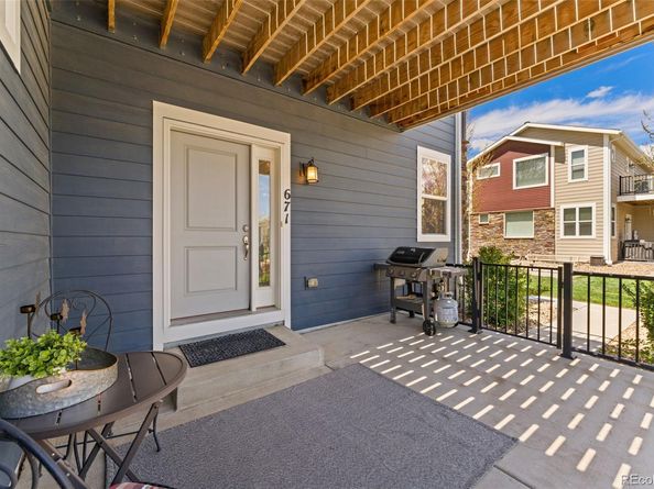 671 Robert Street, Longmont CO 80503