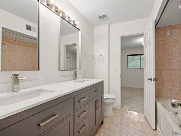 1060 S Parker Road 23, Denver CO 80231